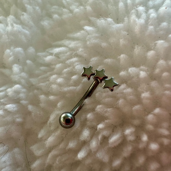 Triple Star Curved Barbell. 16g. - Picture 7 of 8